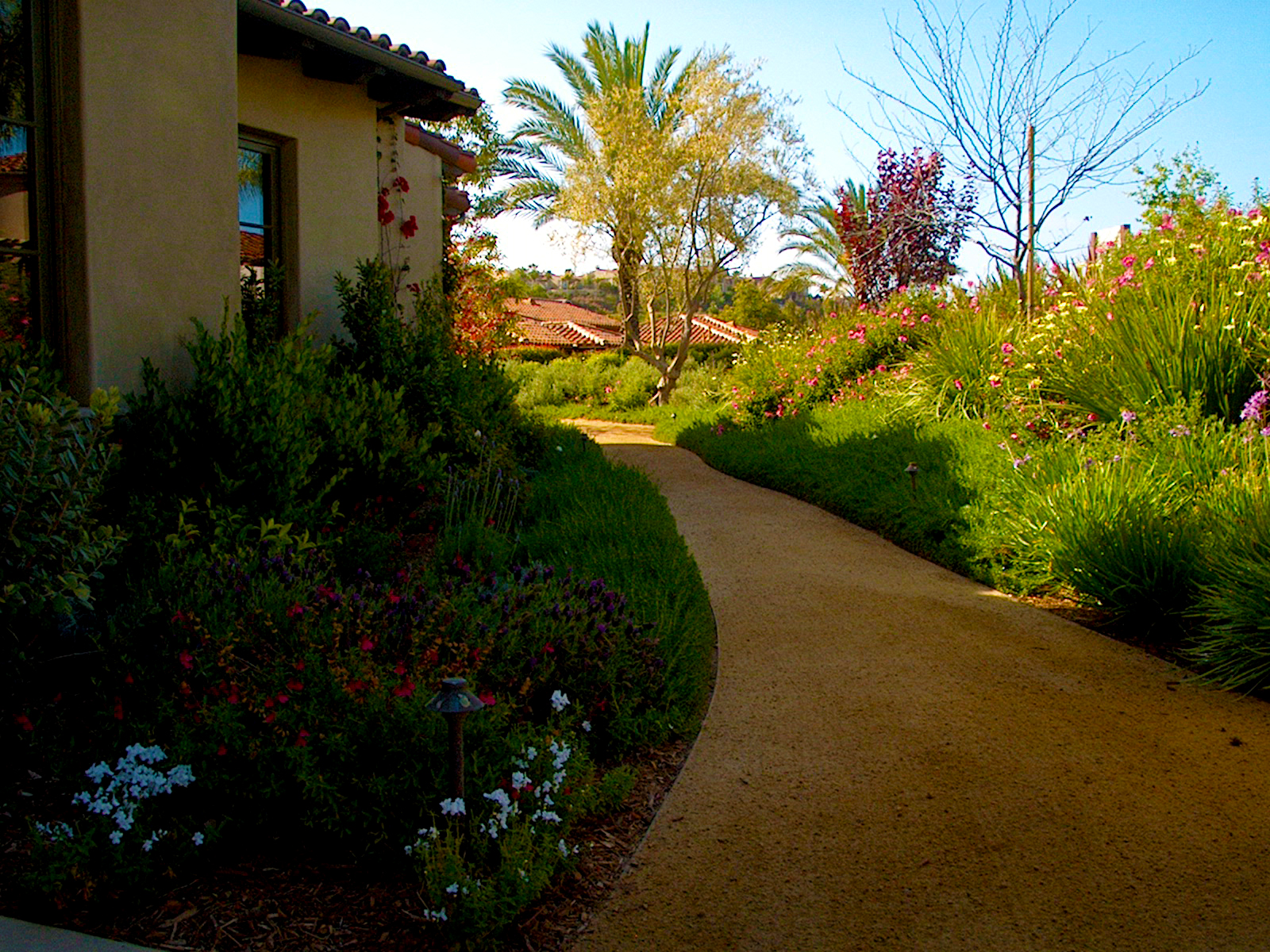 Crosby Estates front dg walk